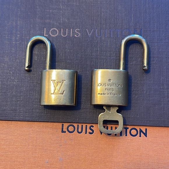 Lot of 2 Authentic Louis Vuitton Locks & 1 key set #309 - Picture 7 of 7